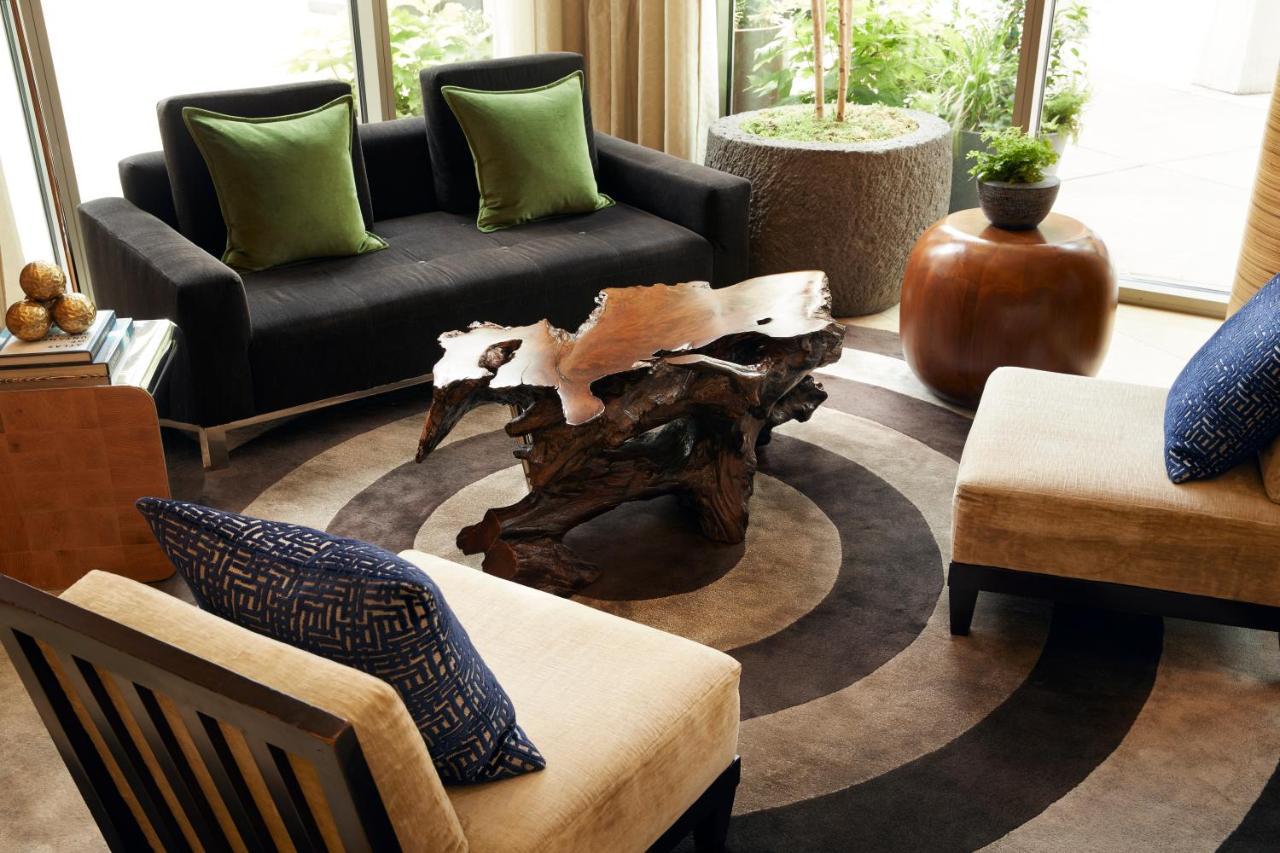 1 Hotel Seattle Luaran gambar A living room with a carpet